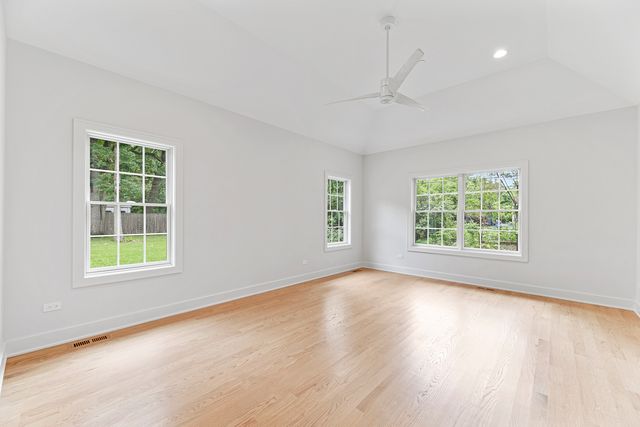 1672 Huntington Lane, Highland Park, IL 60035