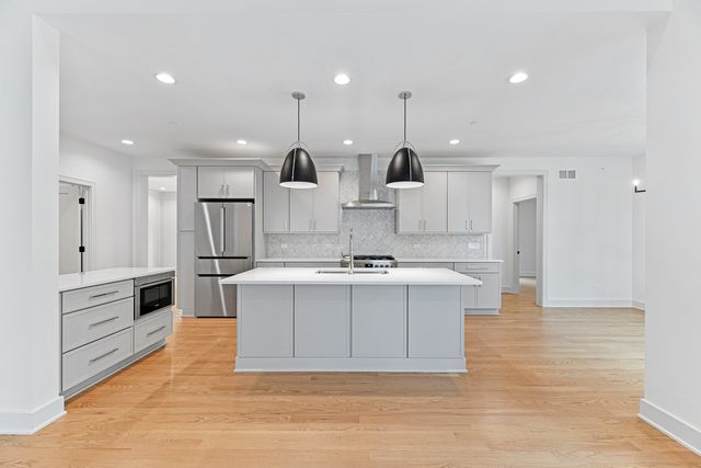 1672 Huntington Lane, Highland Park, IL 60035