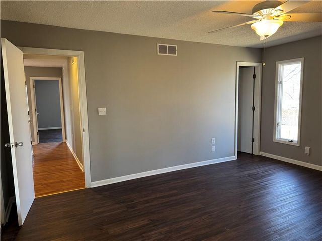 3998 S Highway 32 Highway S, El Dorado Springs, MO 64744