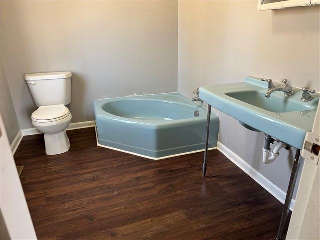 3998 S Highway 32 Highway S, El Dorado Springs, MO 64744