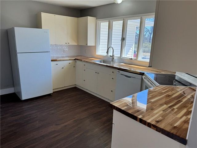 3998 S Highway 32 Highway S, El Dorado Springs, MO 64744