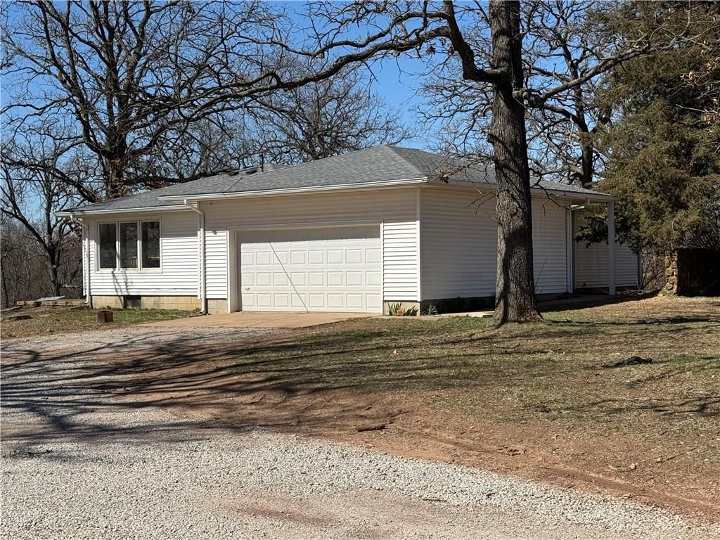 3998 S Highway 32 Highway S, El Dorado Springs, MO 64744