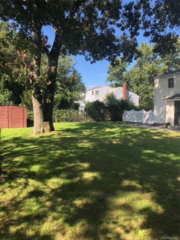 22 Starfire Drive, Centereach, NY 11720