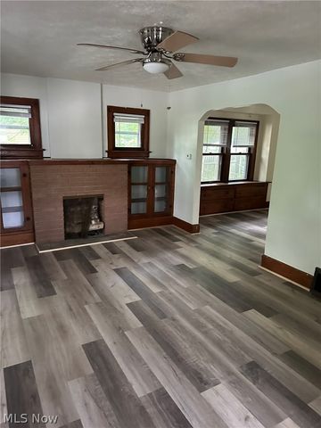 875 Mckinley Avenue, Akron, OH 44306