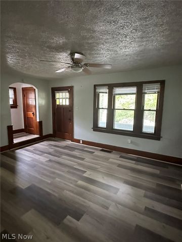 875 Mckinley Avenue, Akron, OH 44306