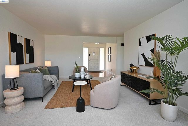 21714 Shadyspring Rd, Castro Valley, CA 94546