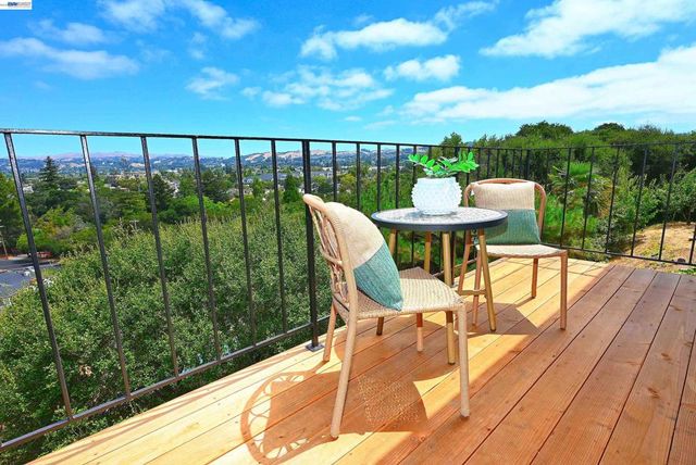 21714 Shadyspring Rd, Castro Valley, CA 94546