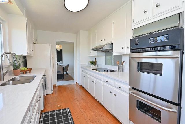 21714 Shadyspring Rd, Castro Valley, CA 94546
