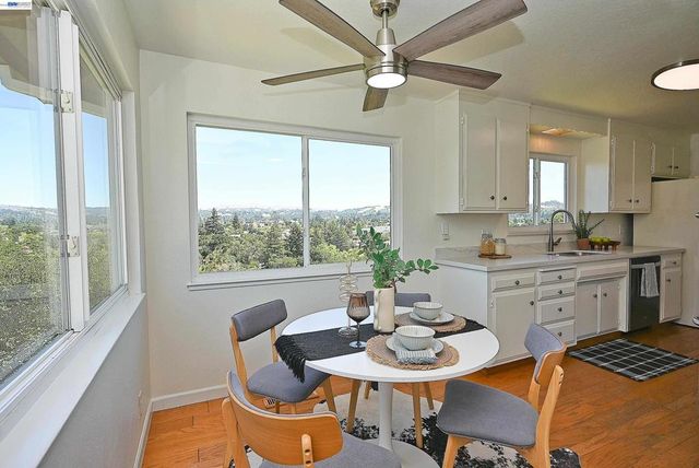 21714 Shadyspring Rd, Castro Valley, CA 94546