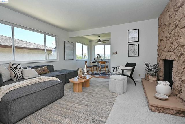 21714 Shadyspring Rd, Castro Valley, CA 94546