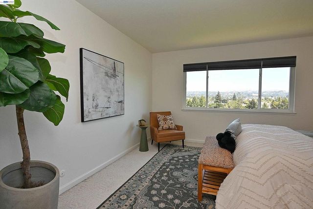 21714 Shadyspring Rd, Castro Valley, CA 94546