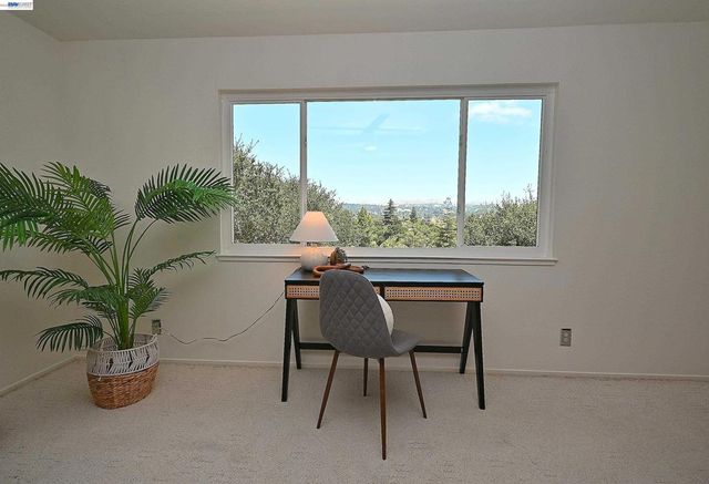 21714 Shadyspring Rd, Castro Valley, CA 94546