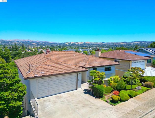 21714 Shadyspring Rd, Castro Valley, CA 94546