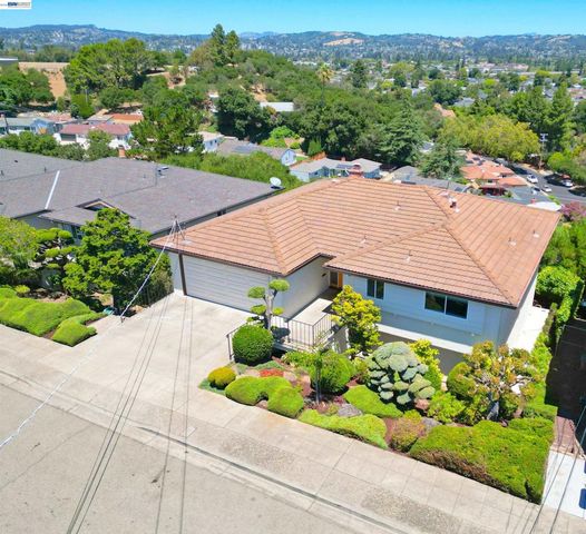21714 Shadyspring Rd, Castro Valley, CA 94546