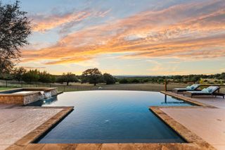 1010 Vista Ridge DR, Round Mountain, TX 78663