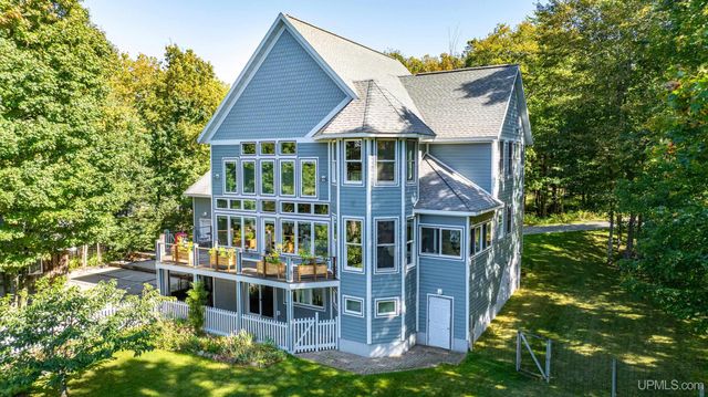 59357 N Lakeshore Drive, Calumet, MI 49913