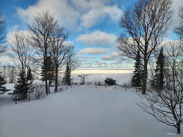 59357 N Lakeshore Drive, Calumet, MI 49913