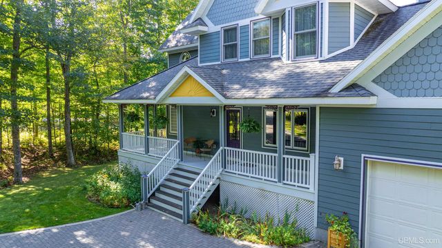 59357 N Lakeshore Drive, Calumet, MI 49913