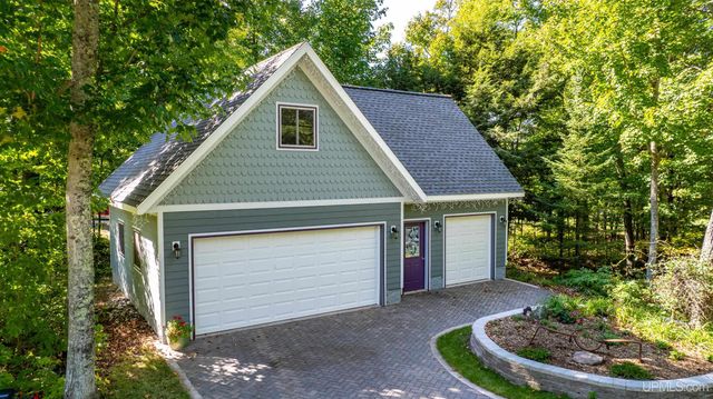 59357 N Lakeshore Drive, Calumet, MI 49913