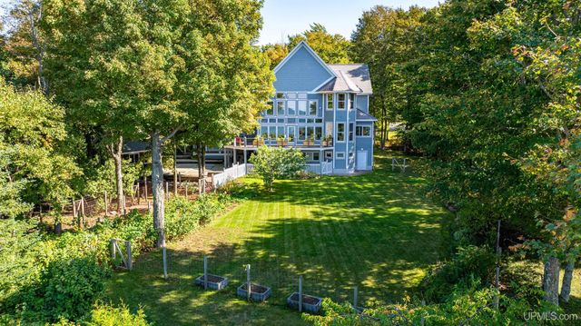 59357 N Lakeshore Drive, Calumet, MI 49913
