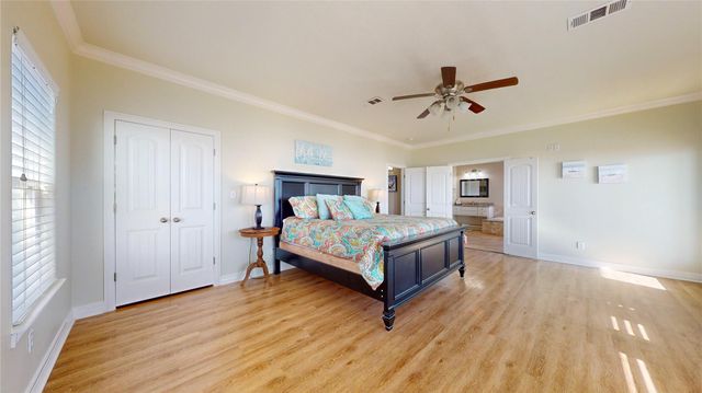 1965 Ave J, Crystal Beach, TX 77650