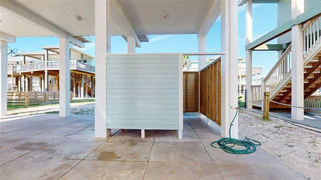 1965 Ave J, Crystal Beach, TX 77650