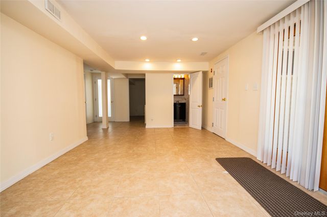 3039 Clubhouse Road, Merrick, NY 11566