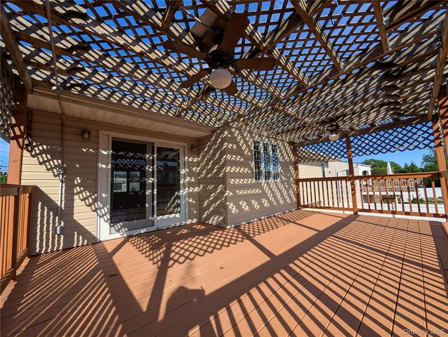 3039 Clubhouse Road, Merrick, NY 11566