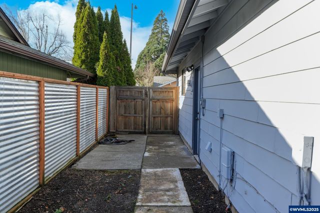 4742 Rivergrove Ct N, Keizer, OR 97303