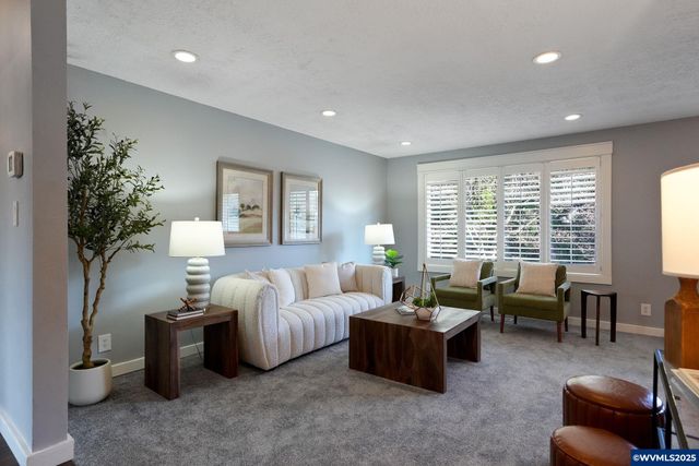 4742 Rivergrove Ct N, Keizer, OR 97303