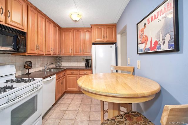 470 Halstead 2T, Harrison, NY 10528