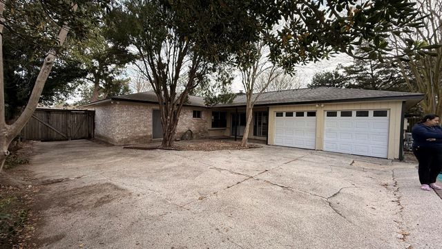 9219 Tooley Drive, Houston, TX 77031