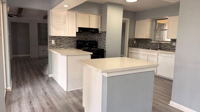 9219 Tooley Drive, Houston, TX 77031