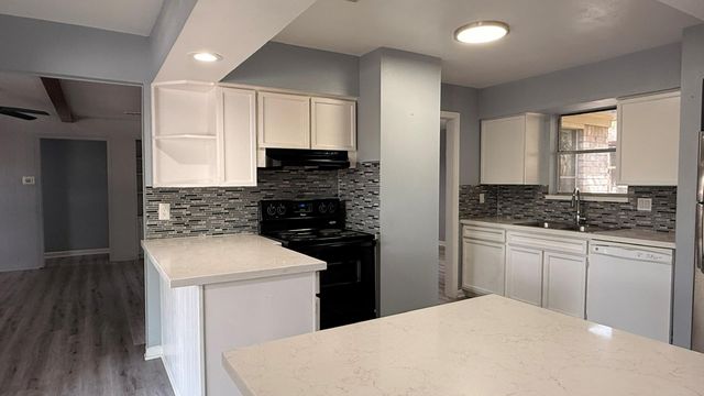 9219 Tooley Drive, Houston, TX 77031