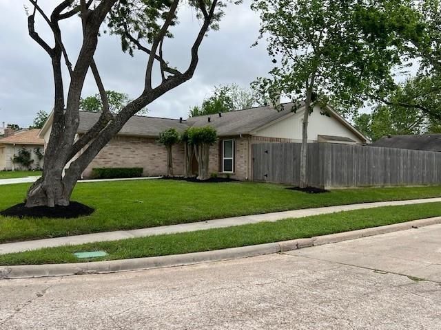 7502 Trabajo Drive, Houston, TX 77083