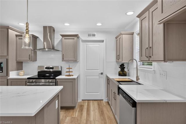 2274 Darwick Road, Winston-salem, NC 27127