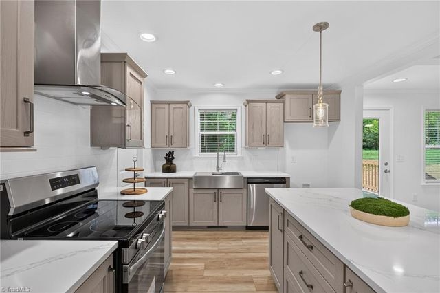 2274 Darwick Road, Winston-salem, NC 27127