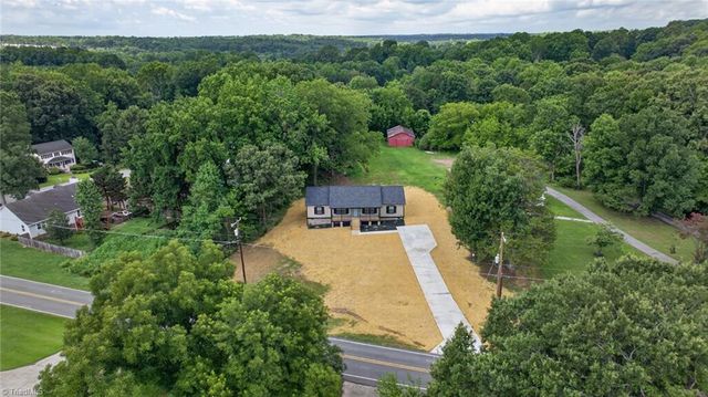 2274 Darwick Road, Winston-salem, NC 27127