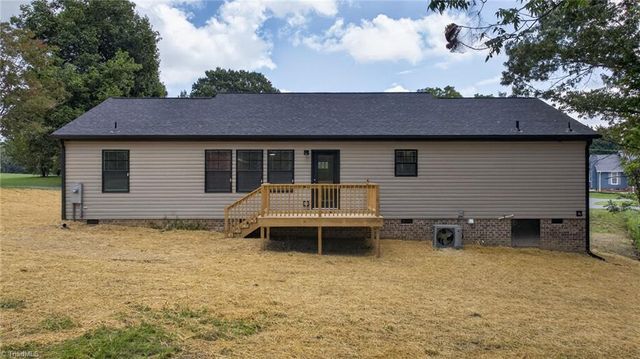 2274 Darwick Road, Winston-salem, NC 27127