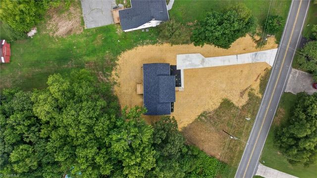 2274 Darwick Road, Winston-salem, NC 27127