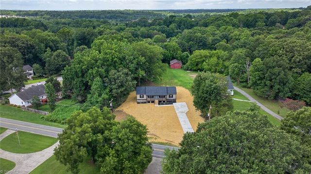 2274 Darwick Road, Winston-salem, NC 27127