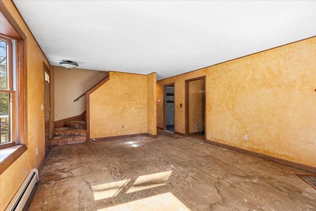 1094 County Road, Cataumet, MA 02534