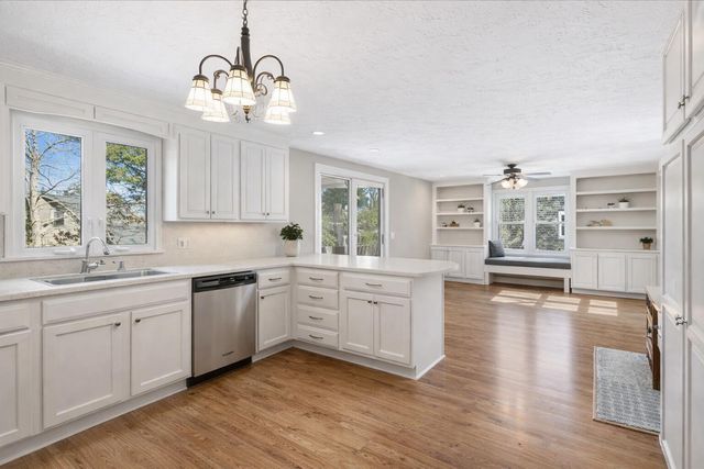 1094 County Road, Cataumet, MA 02534