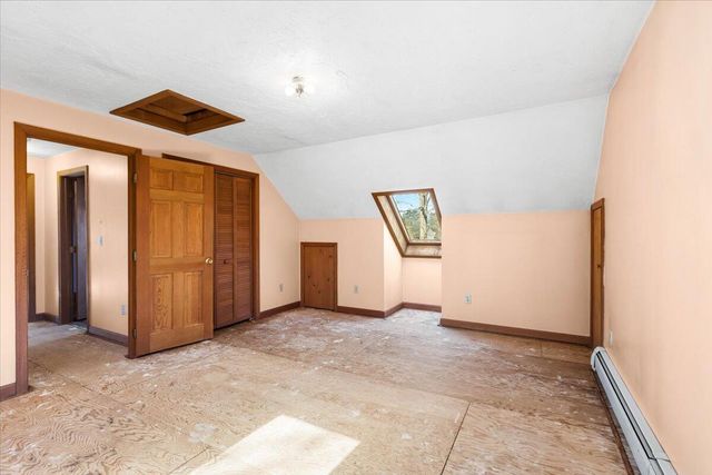 1094 County Road, Cataumet, MA 02534