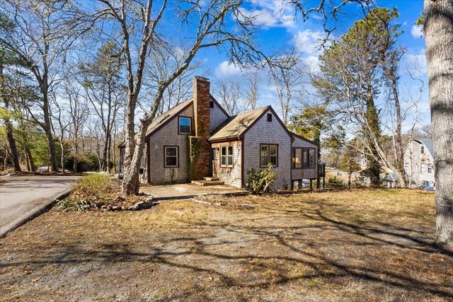 1094 County Road, Cataumet, MA 02534