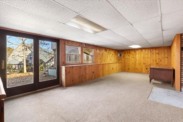 1094 County Road, Cataumet, MA 02534