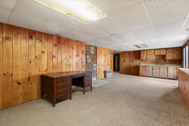 1094 County Road, Cataumet, MA 02534