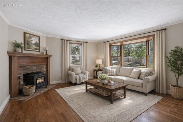 1094 County Road, Cataumet, MA 02534