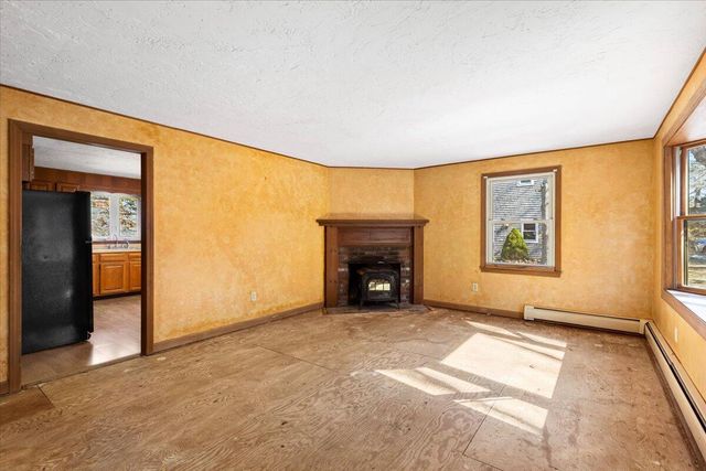 1094 County Road, Cataumet, MA 02534