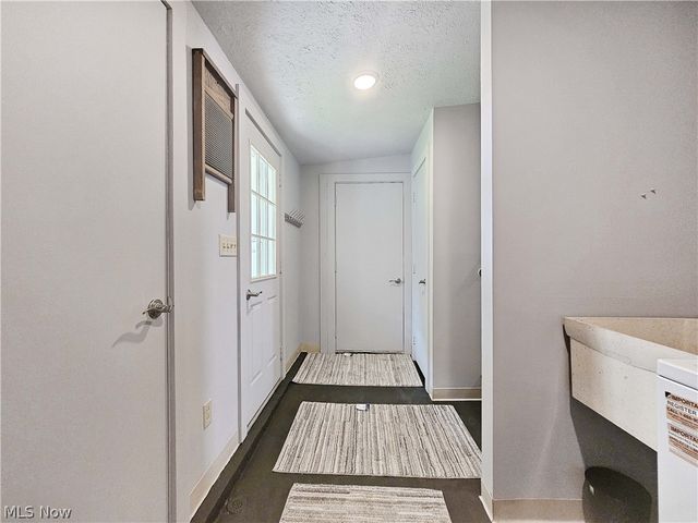 3866 Kirtland Road, Willoughby, OH 44094